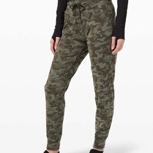 Lululemon Camo Print Women's Jogger Pants